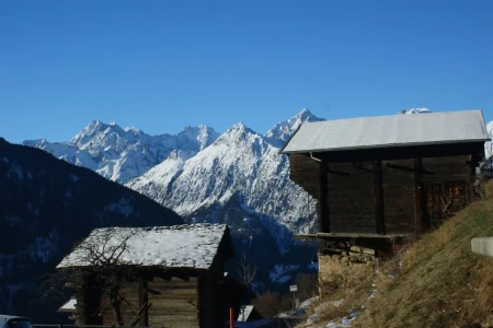 Entrée du village de Commeire. Commeire1 Web